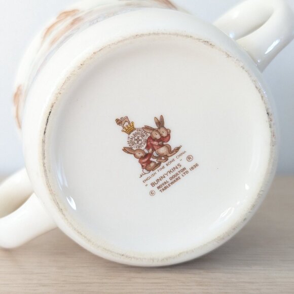 Bunnykins Royal Doulton 2-handled christening mug afternoon tea rabbits - Picture 3 of 8